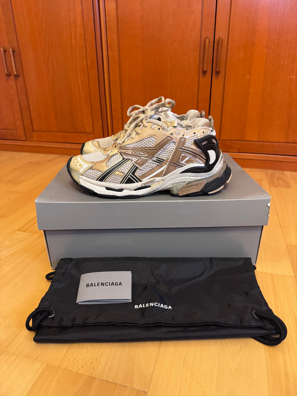 Balenciaga Runner Beige