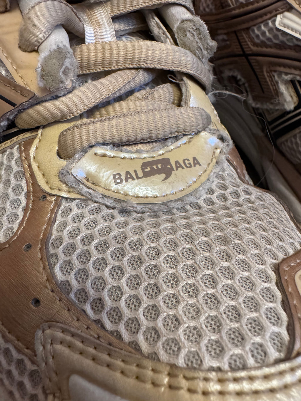 Balenciaga Runner Beige
