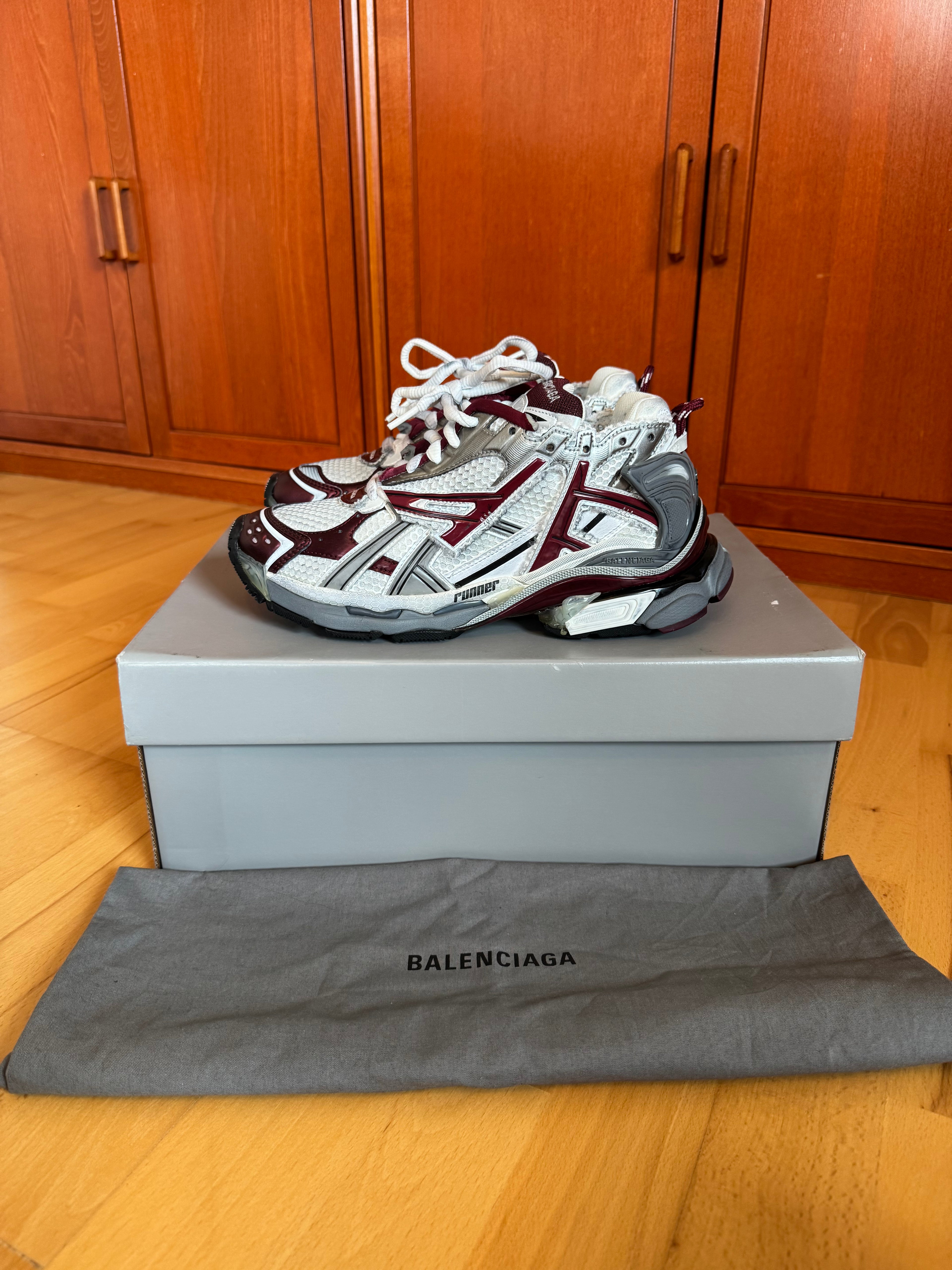 Balenciaga Runner Burgundy