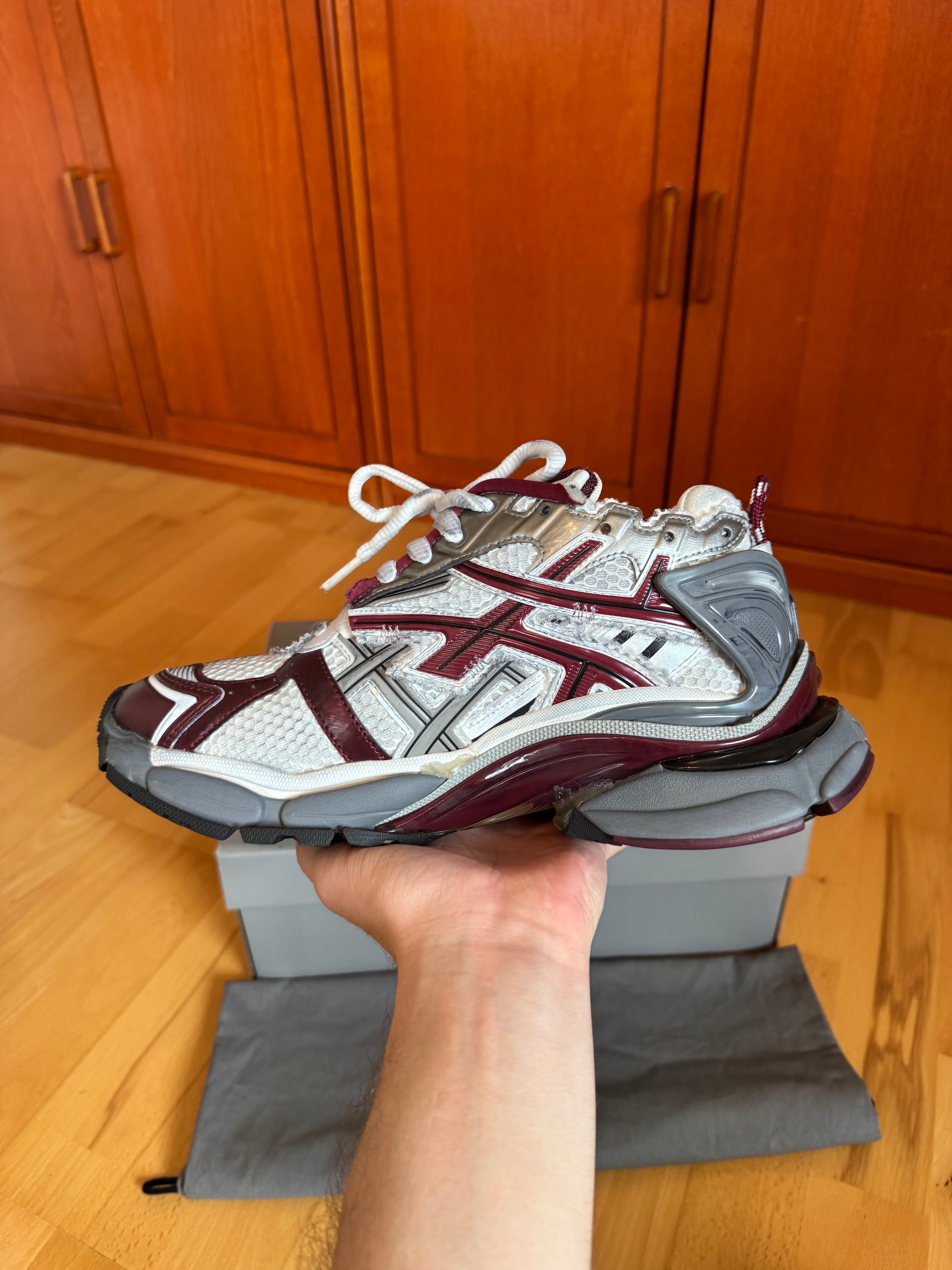 Balenciaga Runner Burgundy