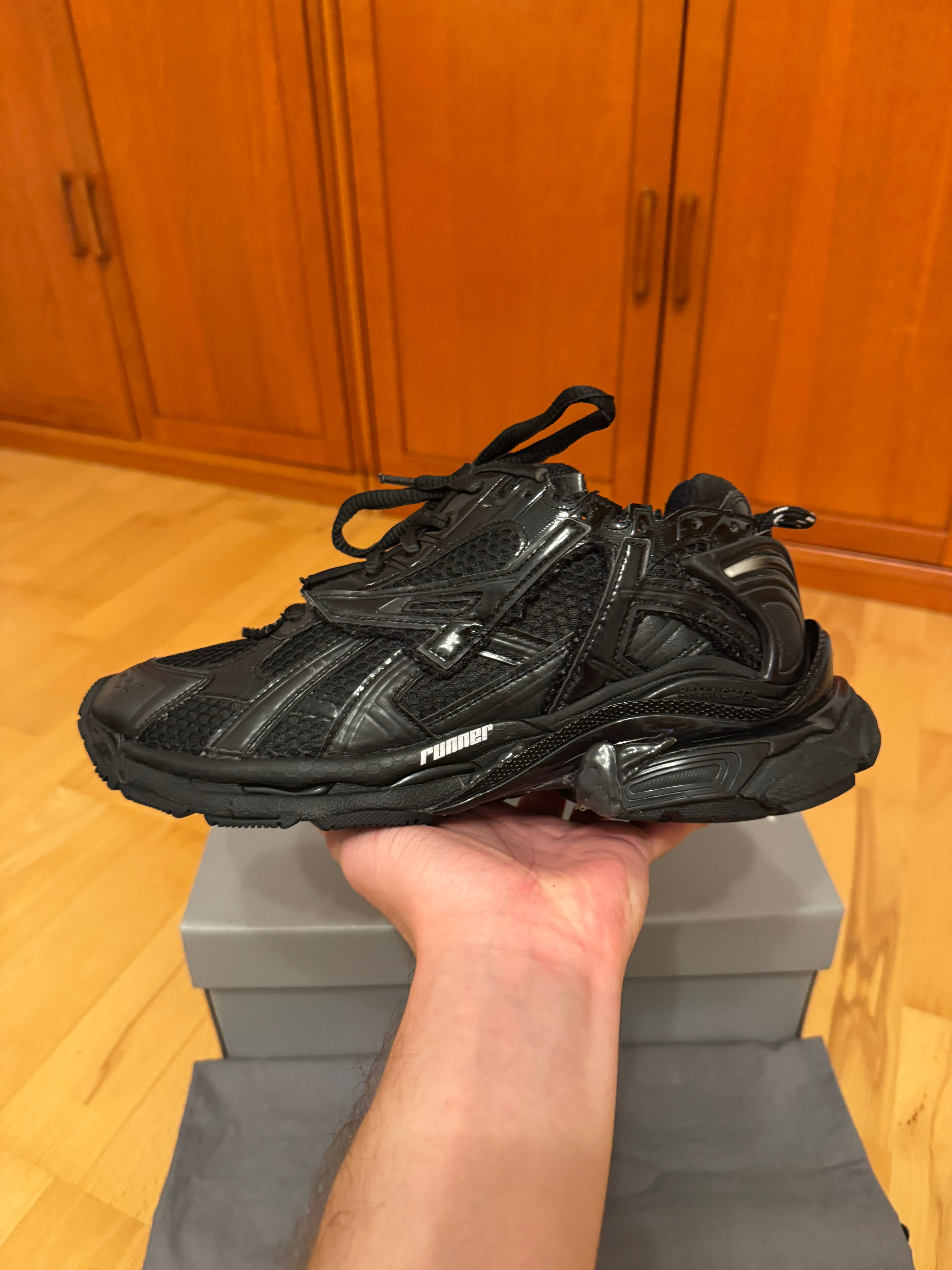Balenciaga Runner Triple Black Made In Italy