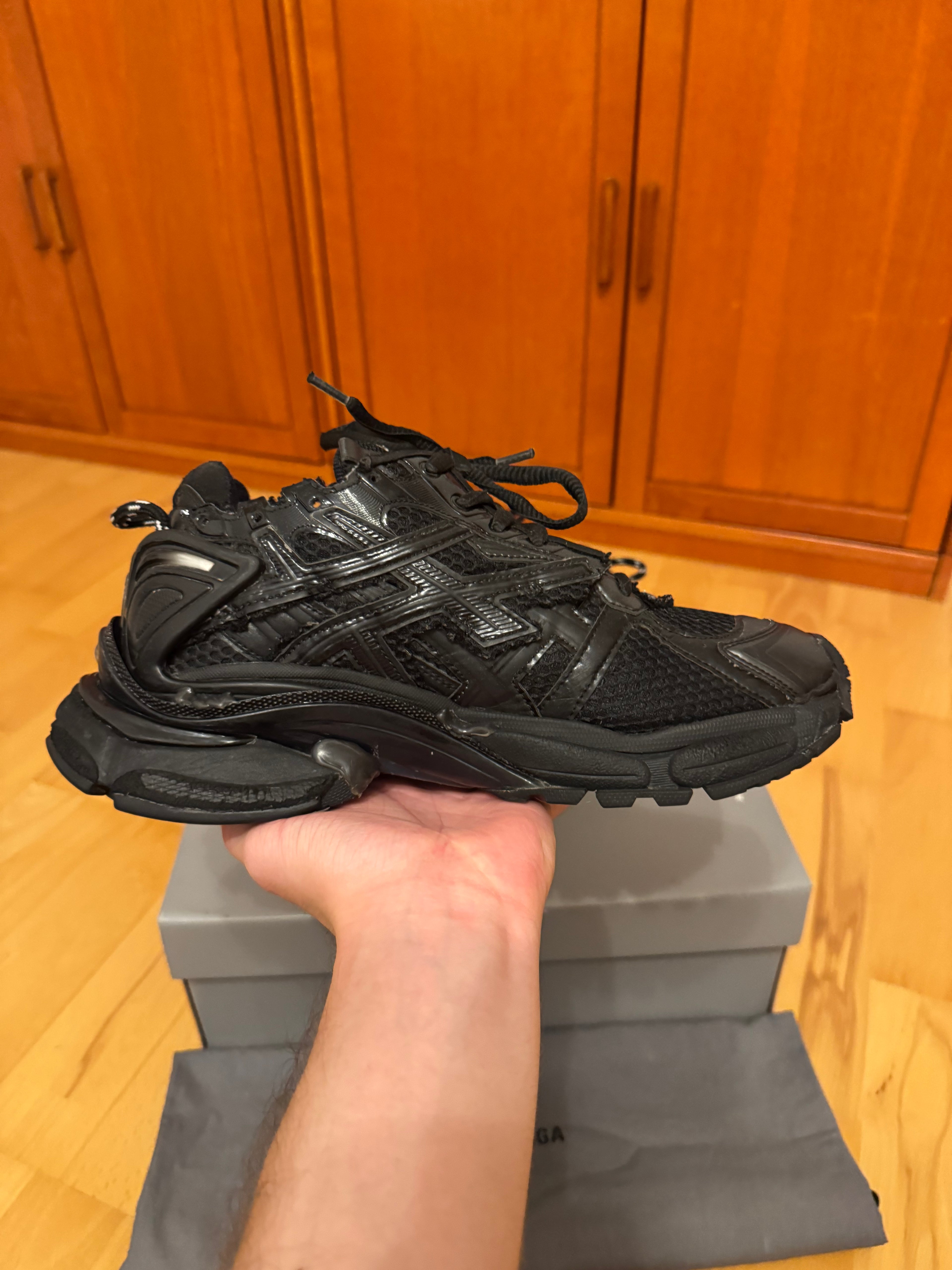 Balenciaga Runner Triple Black Made In Italy