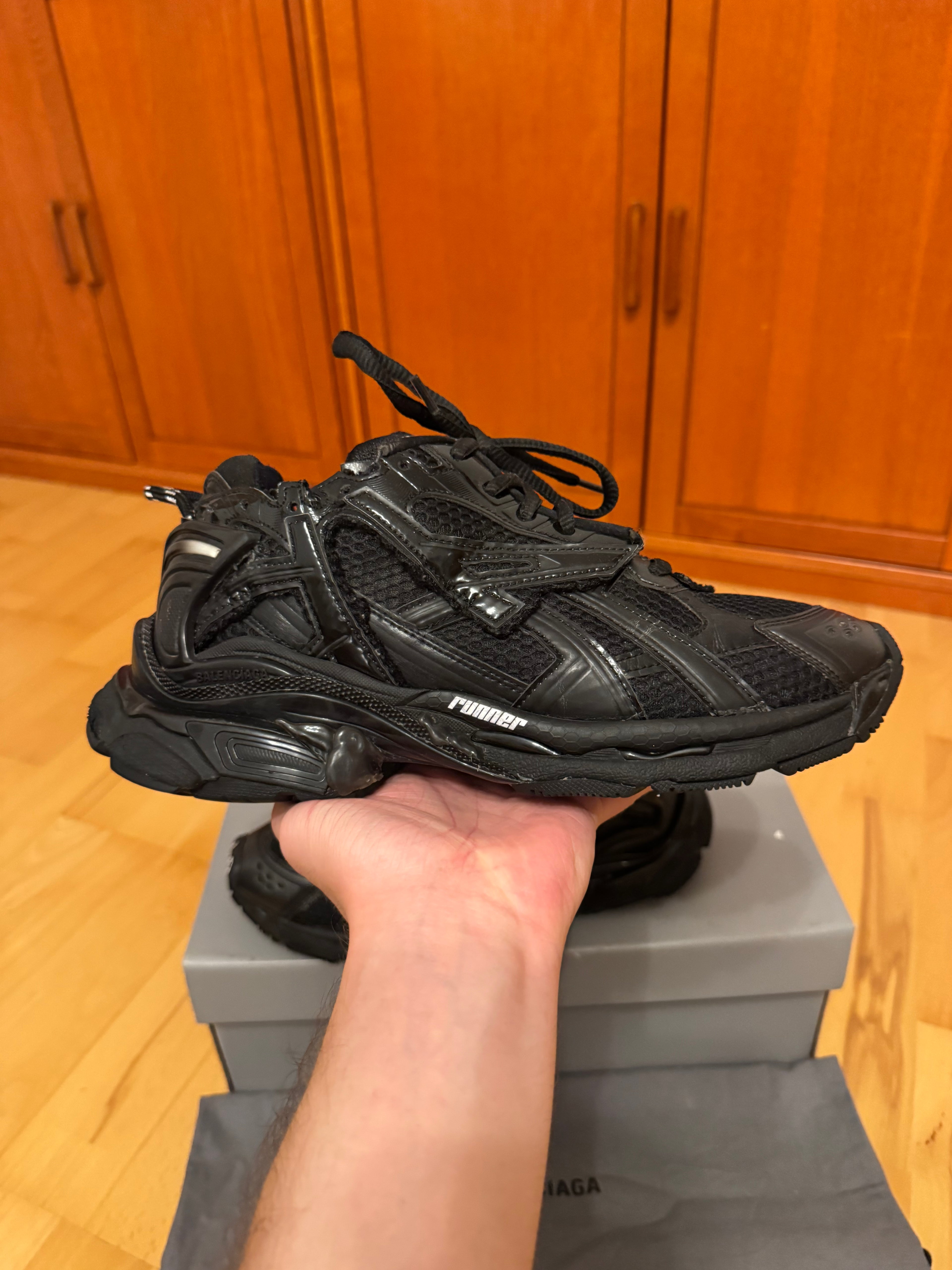 Balenciaga Runner Triple Black Made In Italy
