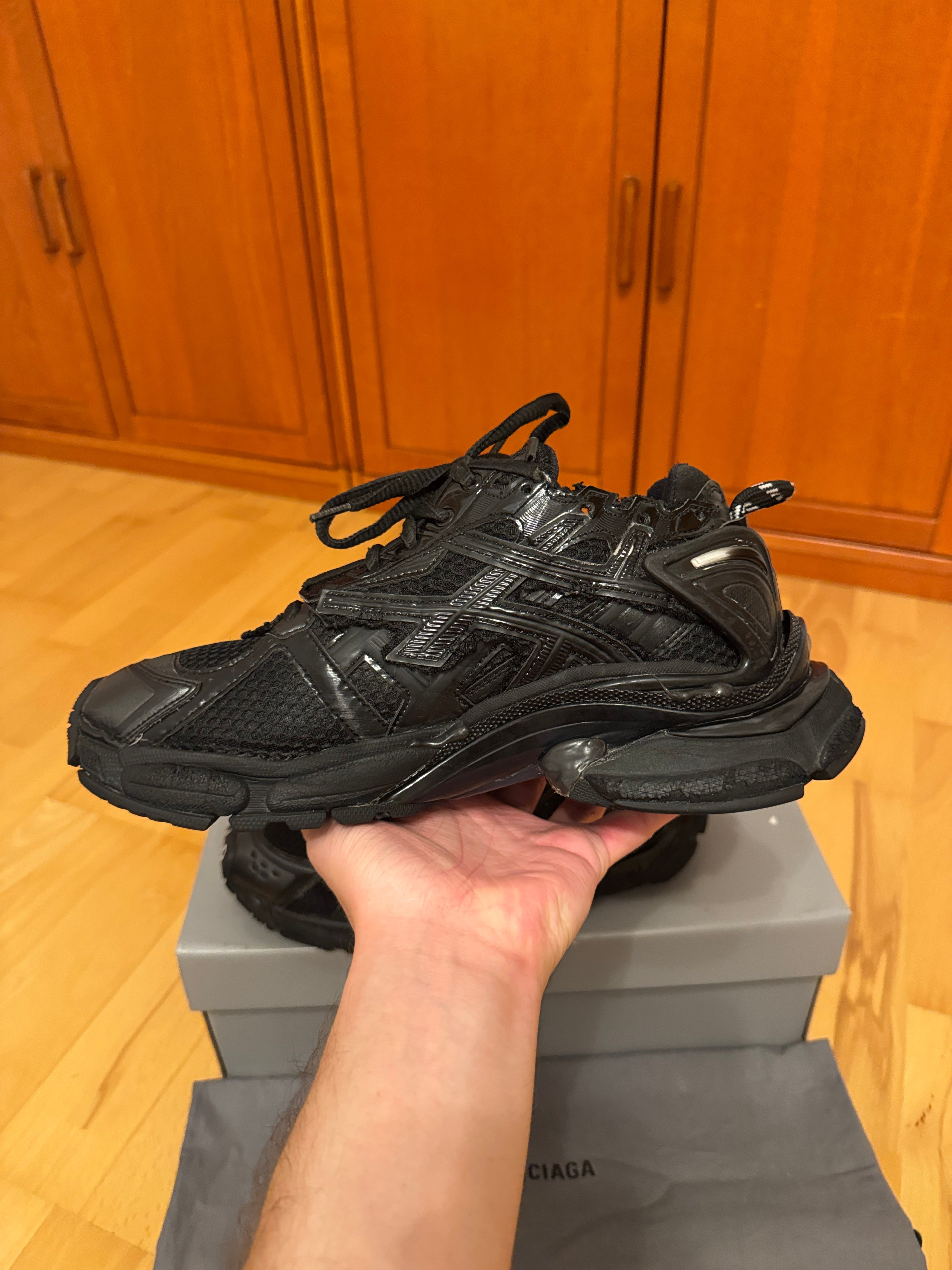 Balenciaga Runner Triple Black Made In Italy
