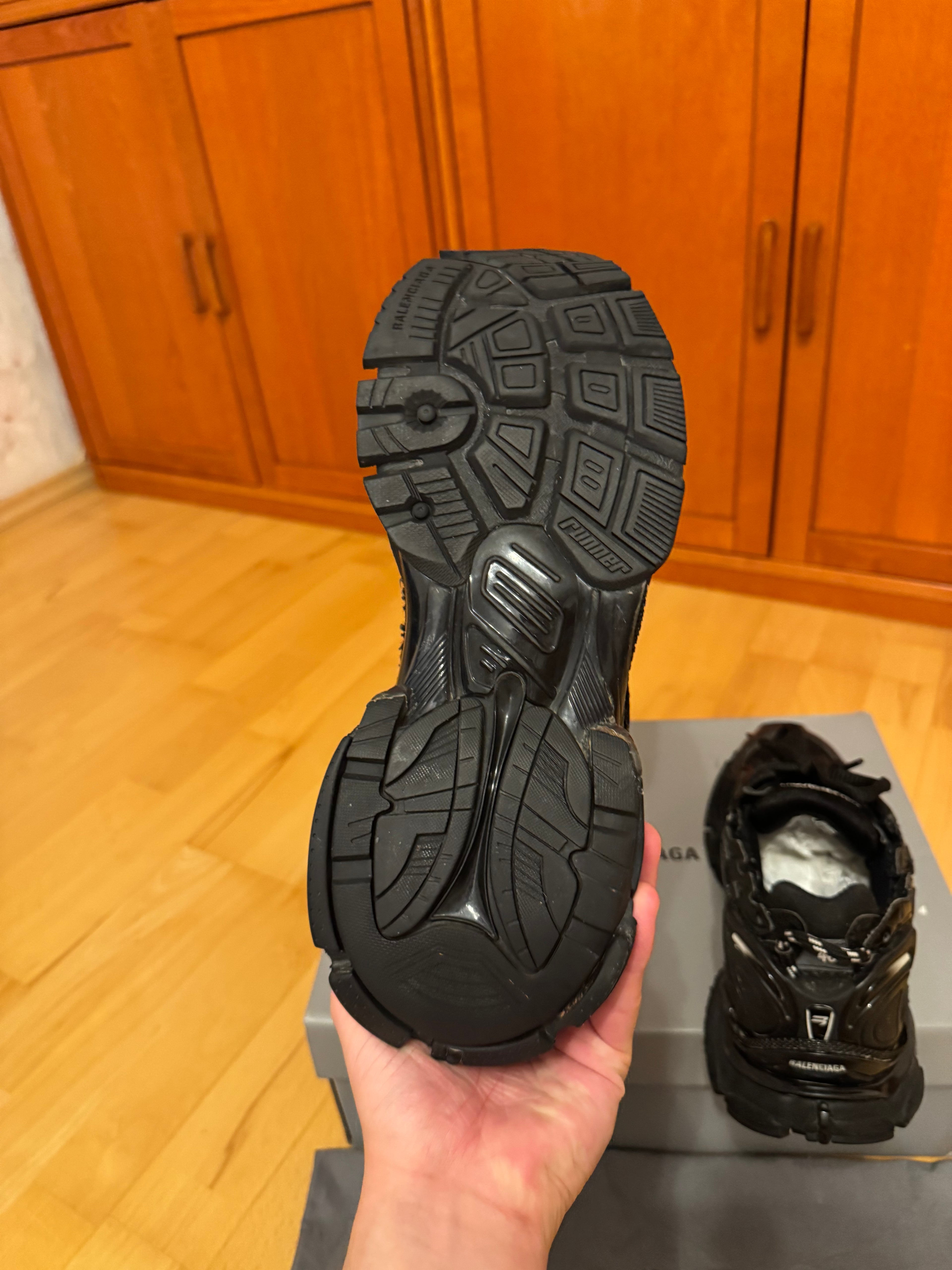 Balenciaga Runner Triple Black Made In Italy
