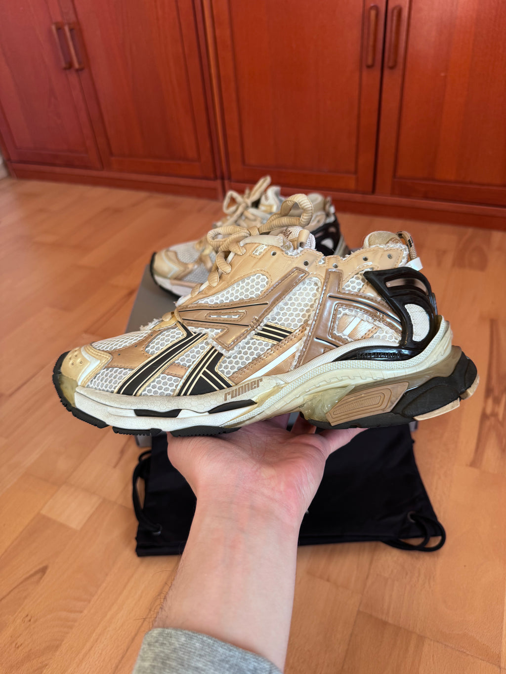 Balenciaga Runner Beige