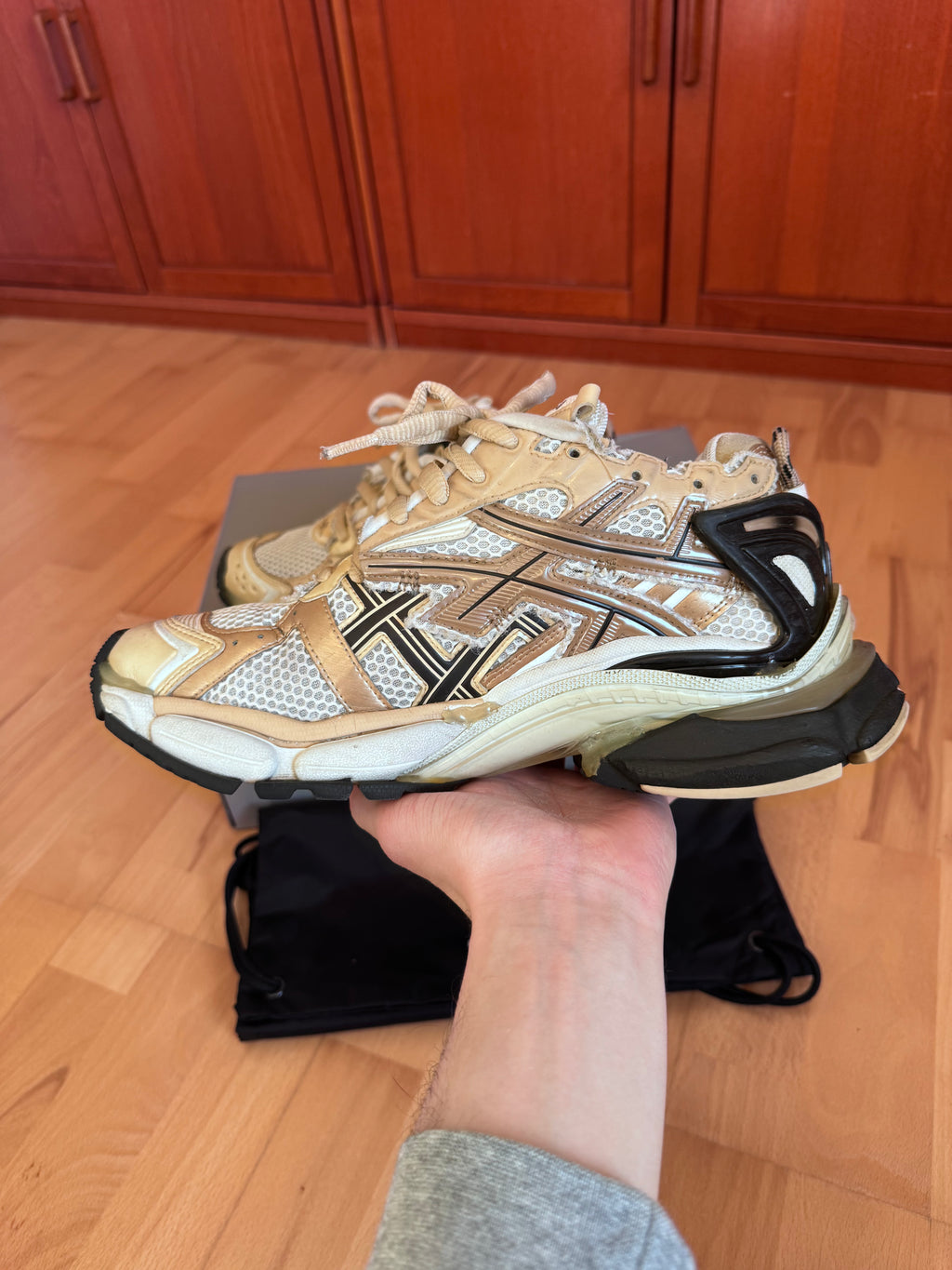 Balenciaga Runner Beige