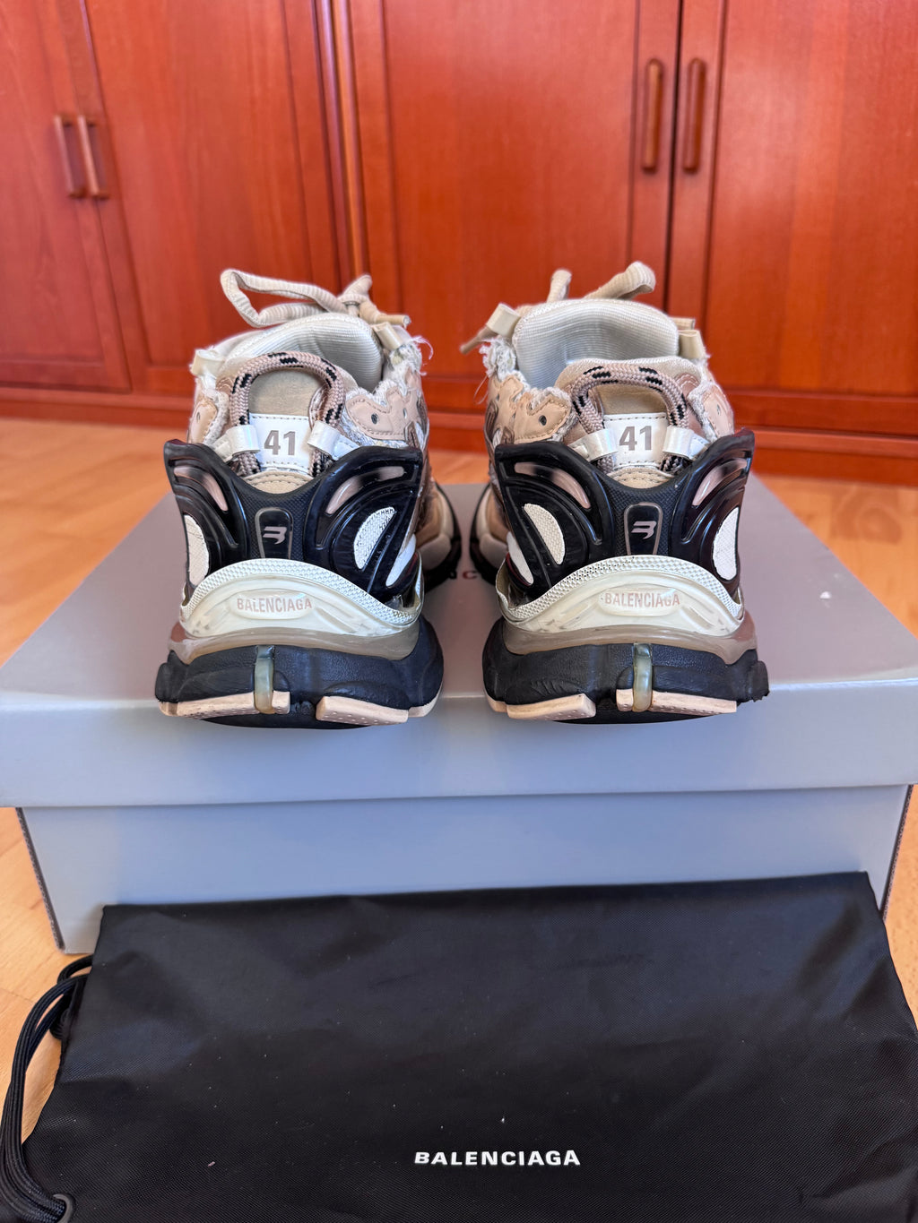 Balenciaga Runner Beige