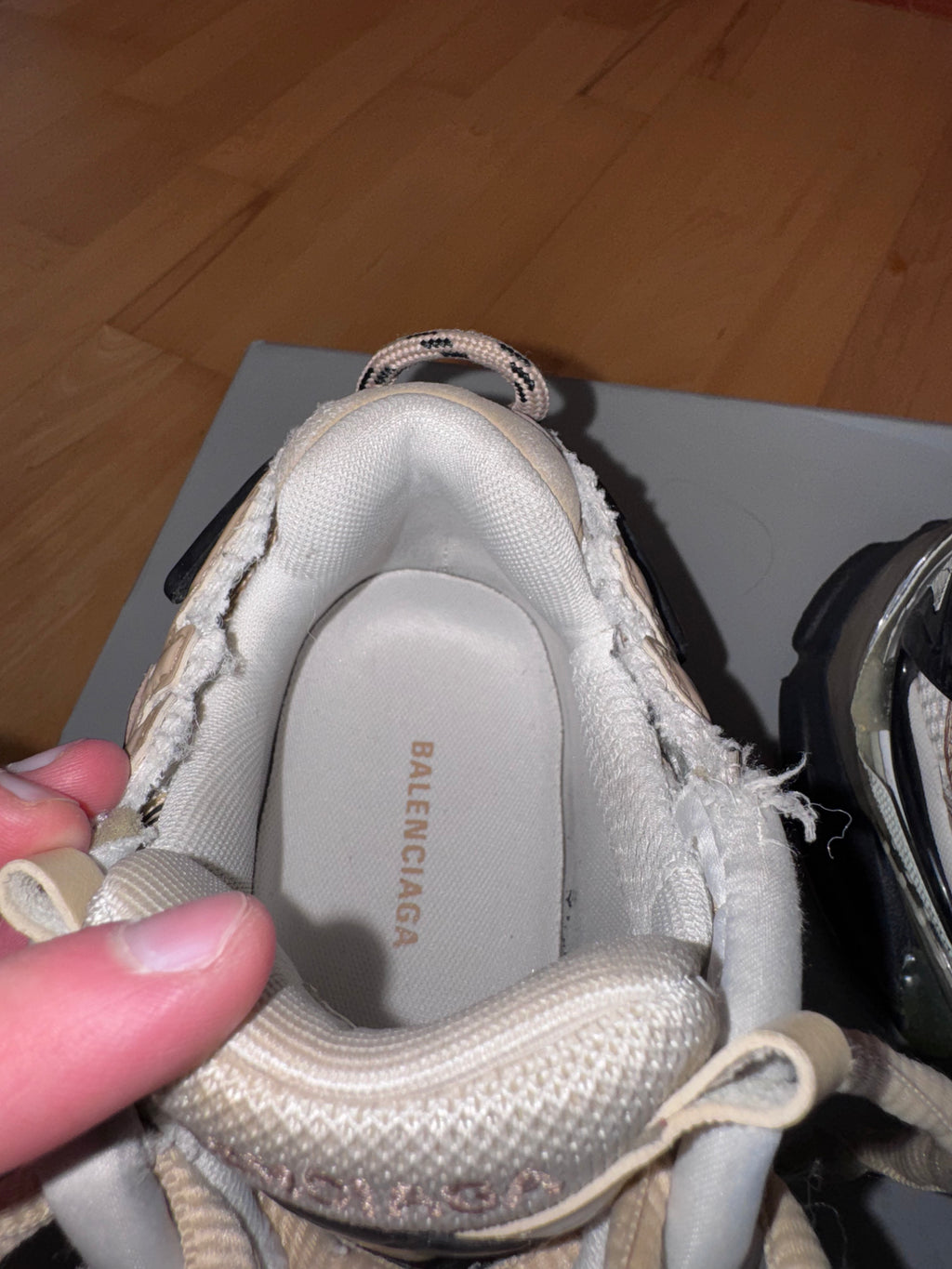 Balenciaga Runner Beige