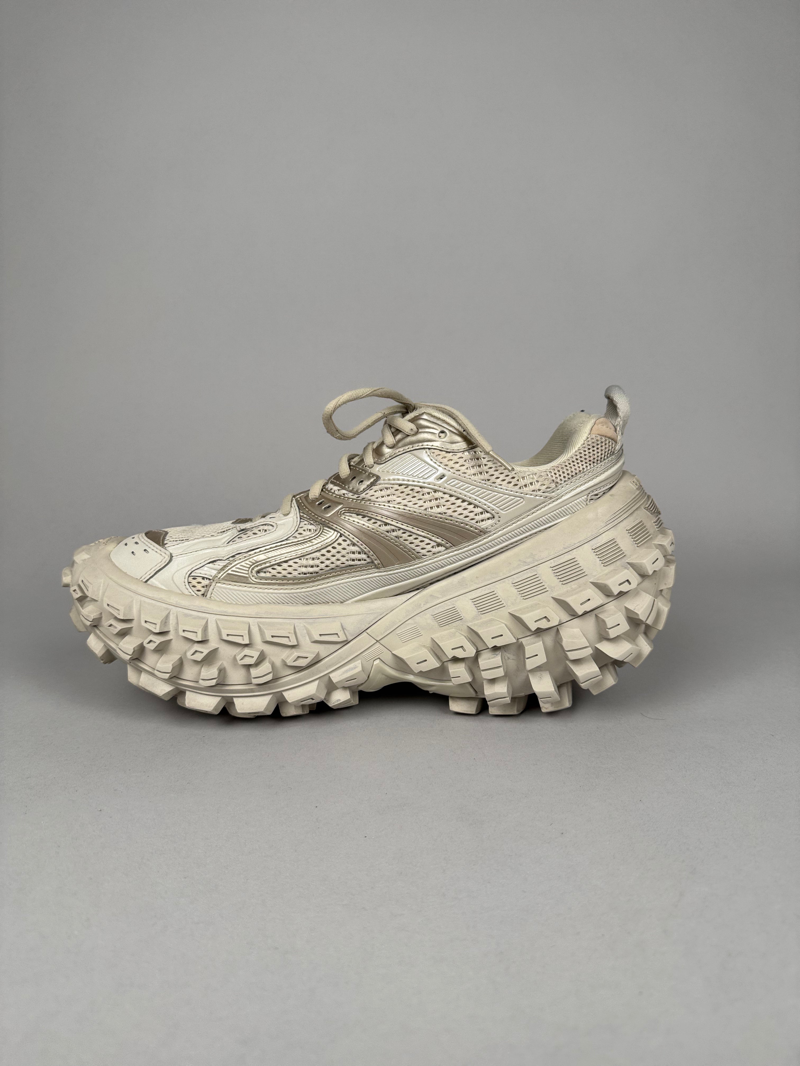 Balenciaga Bouncer/ Defender Beige