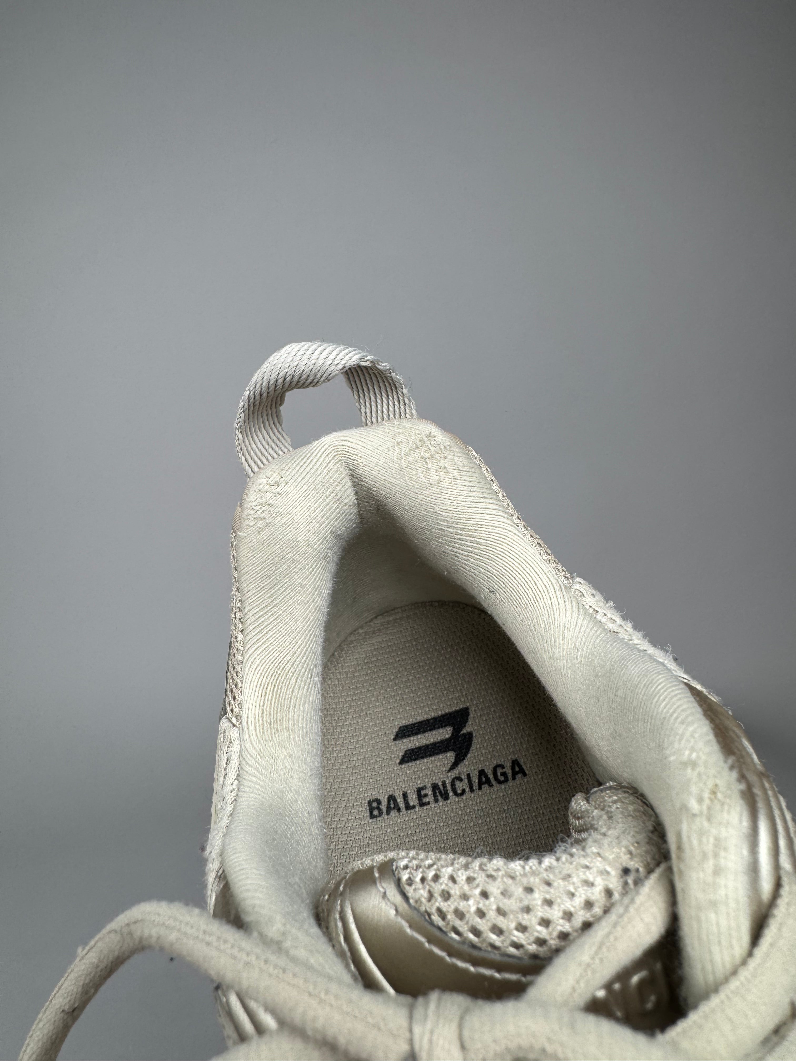 Balenciaga Bouncer/ Defender Beige