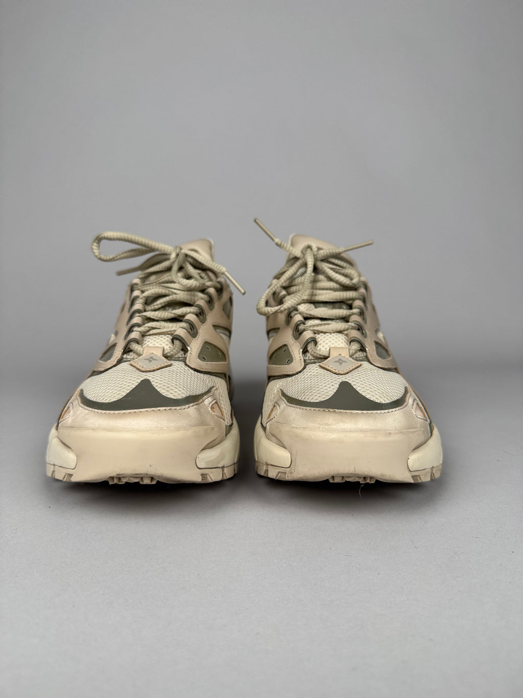Louis Vuitton LV Tatic Runner Sneaker Beige