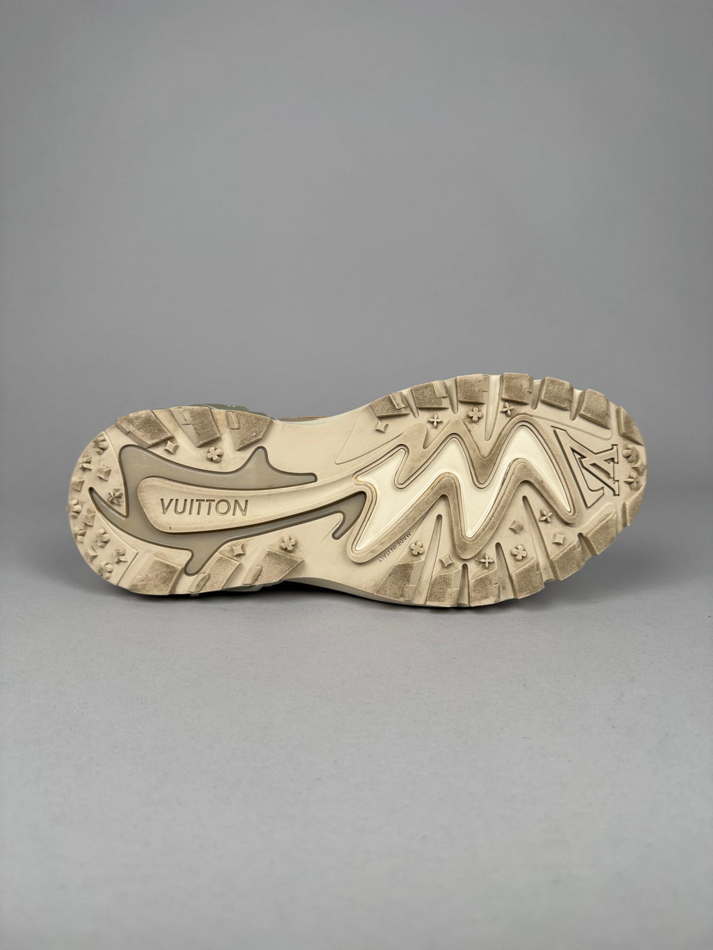 Louis Vuitton LV Tatic Runner Sneaker Beige