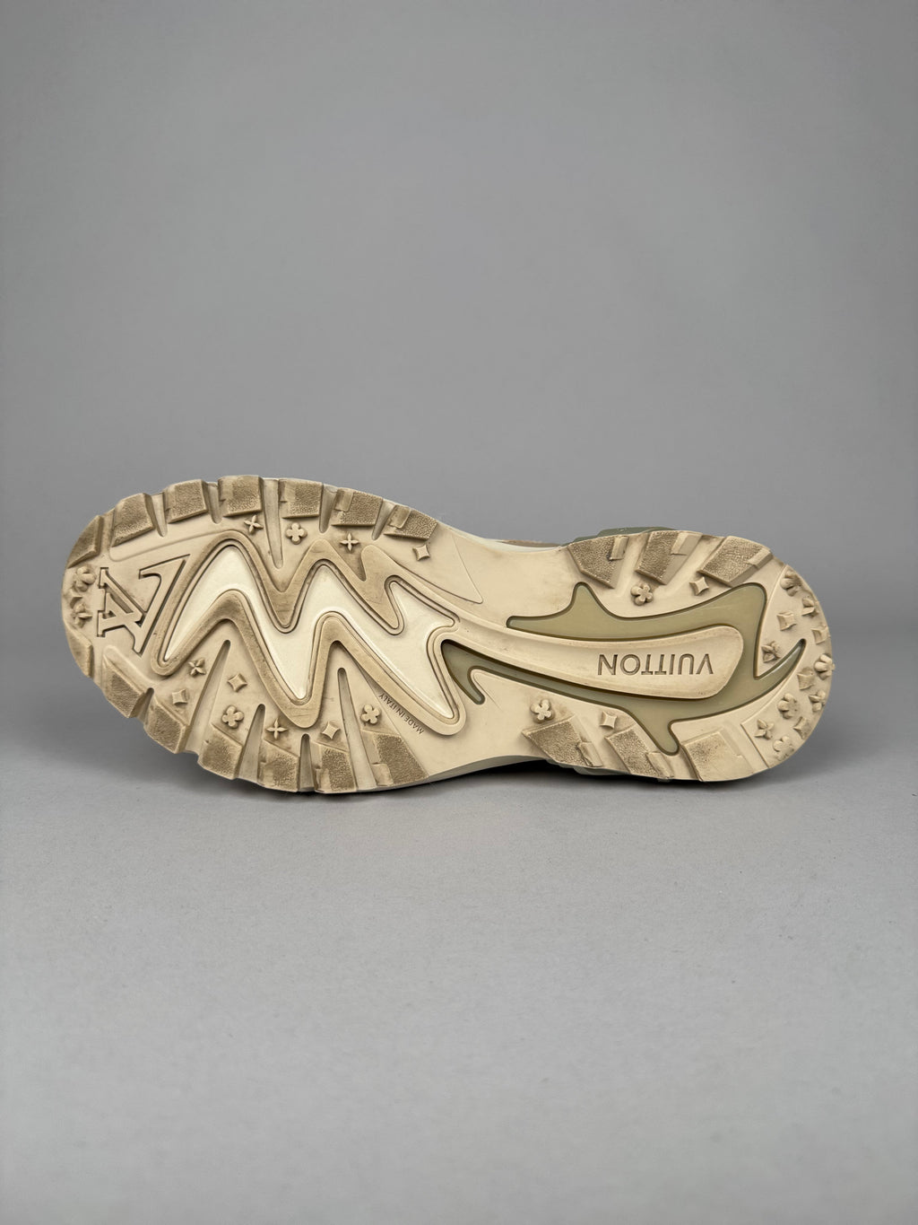 Louis Vuitton LV Tatic Runner Sneaker Beige