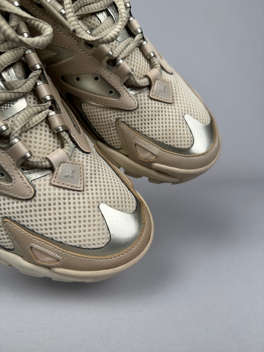 Louis Vuitton LV Tatic Runner Sneaker Beige