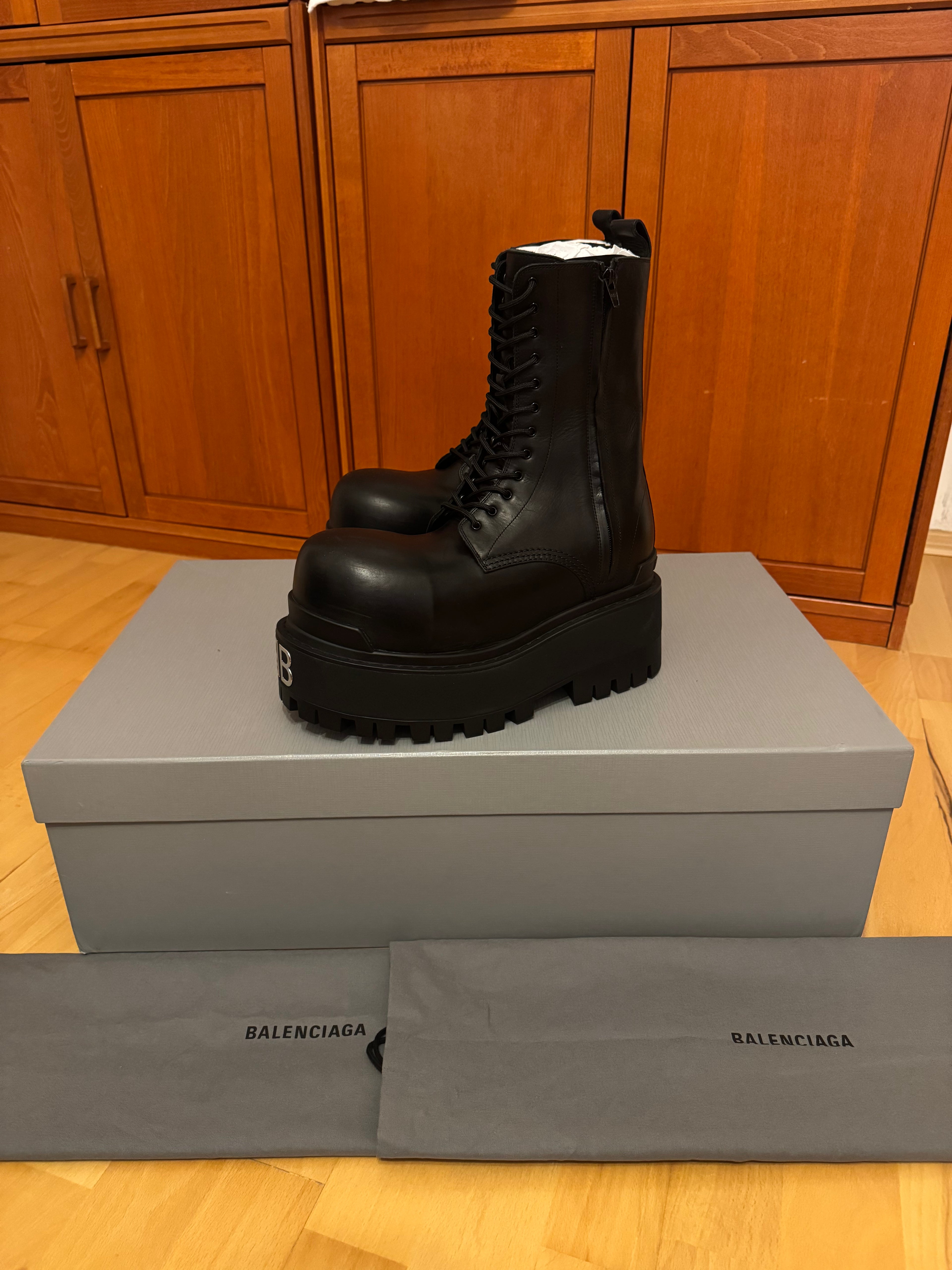 Balenciaga Calfskin 80 MM Platform Giant Boots BB Black